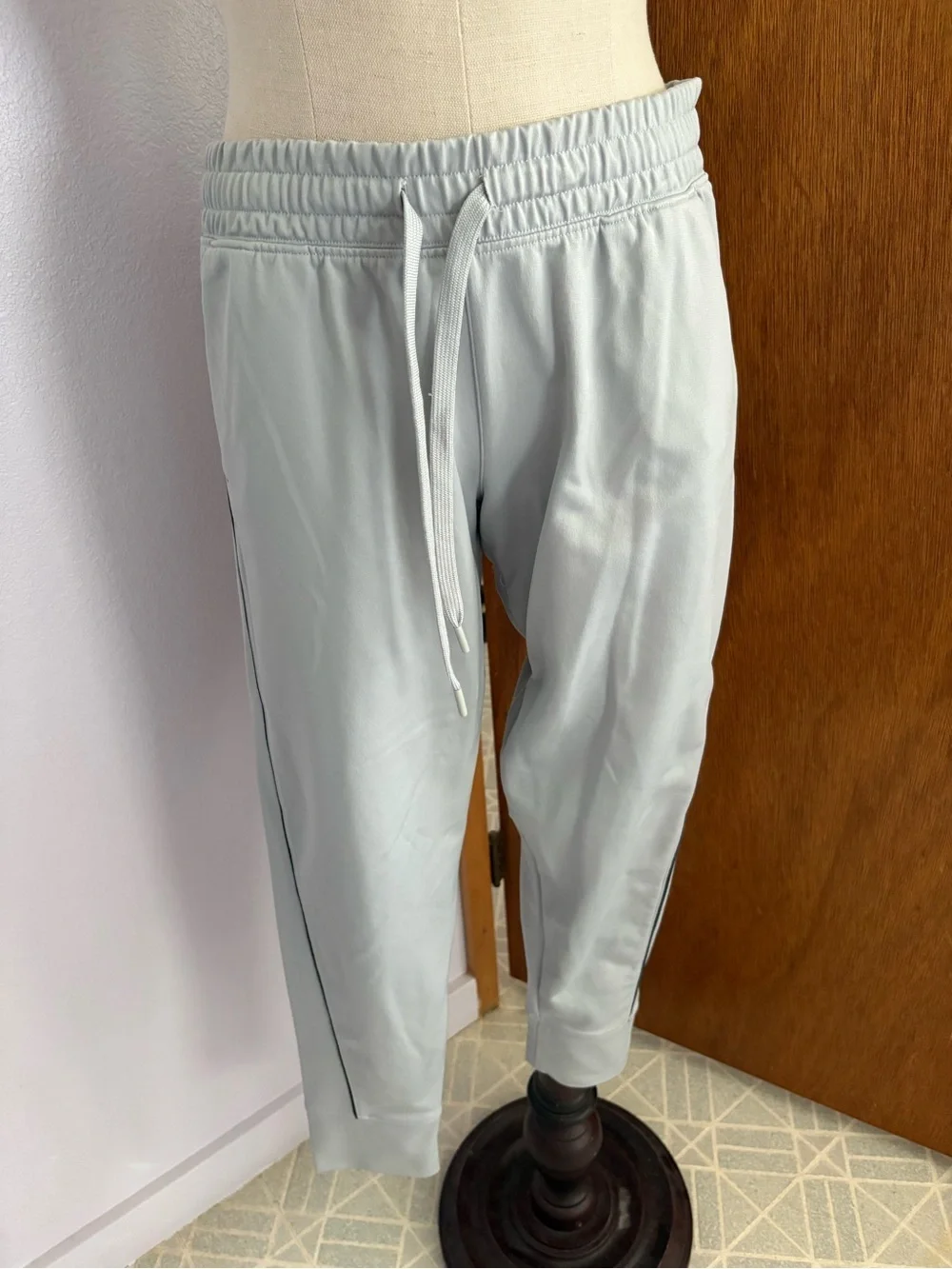 UNDER ARMOUR sz S Light Gray Rush Tricot Joggers Pants Recover 1368741 - Picture 1 of 8